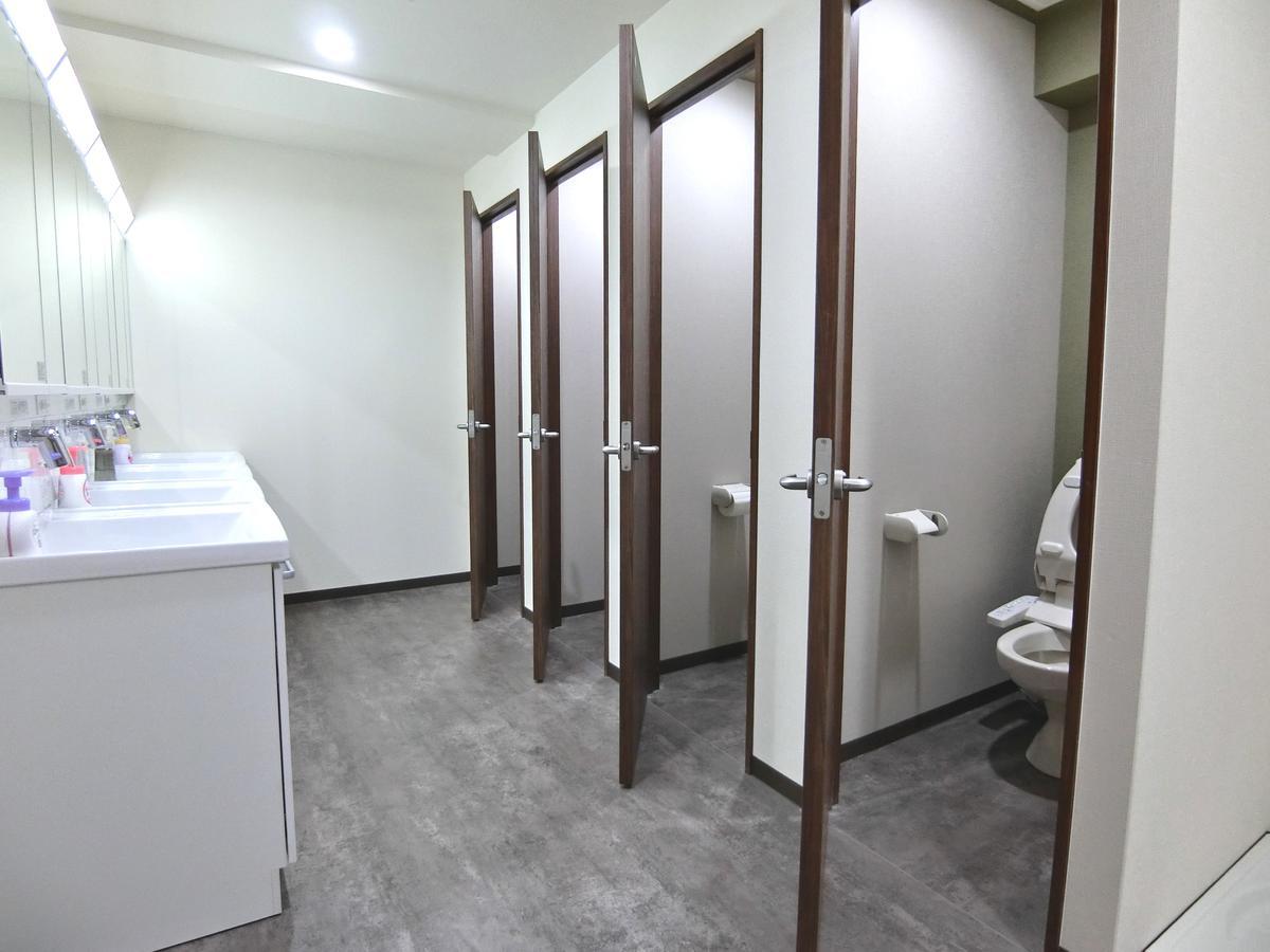Capsule Hotel Manyudo Kyoto Bagian luar foto