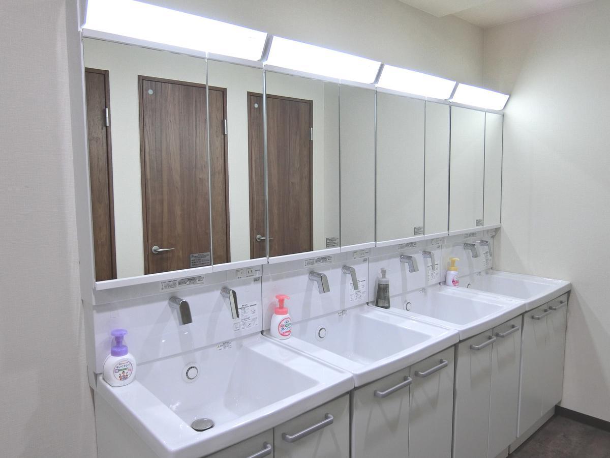 Capsule Hotel Manyudo Kyoto Bagian luar foto